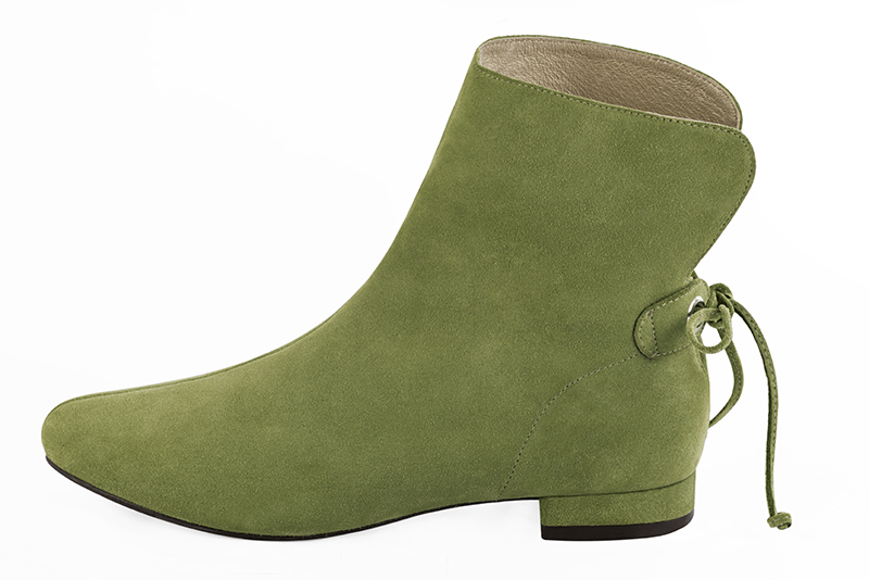 Pistachio green women's ankle boots with laces at the back. Round toe. Flat block heels. Profile view - Florence KOOIJMAN
